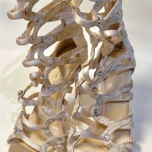 New Vince gladiator 8.5. $50